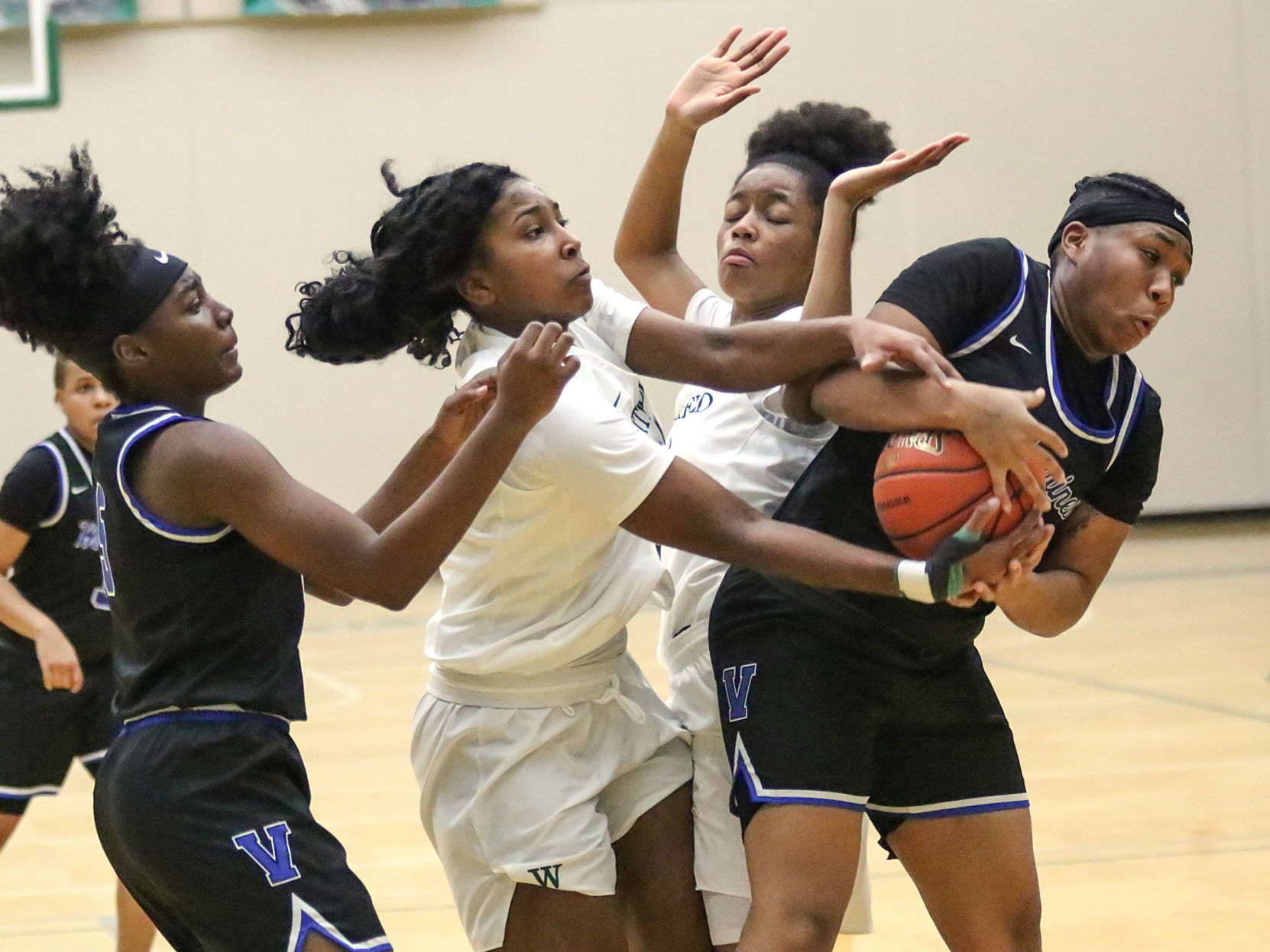 Whitfield vs. Vashon girls basketball
